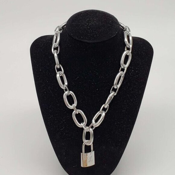 Authentic Louis Vuitton Lock & Key with Unbranded Silver Plated Chain Necklace - Picture 1 of 5